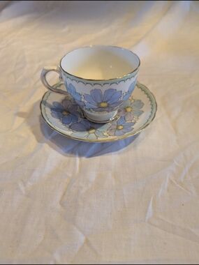 2/30$ Vintage Floral Teacup and Saucer Set in Blue